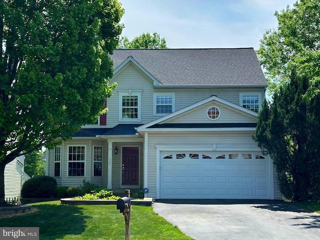 538 Colony Ct, Warrenton, VA 20186 - view of front of house featuring asphalt driveway, a front lawn, an attached garage, and a shingled roof