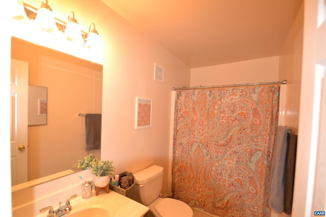 1606 Monticello Ave Unit G, Charlottesville, VA 22902 - bathroom featuring vanity and a shower with curtain
