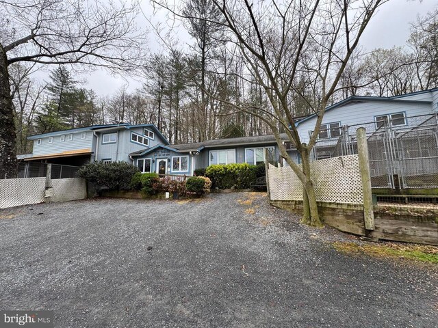 20 Victory Ln, Castleton, VA 22716 - view of front of property with fence and driveway