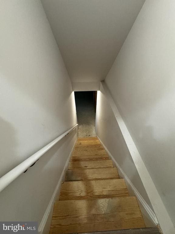 102 Monroe St, Locust Grove, VA 22508 - stairs with wood finished floors