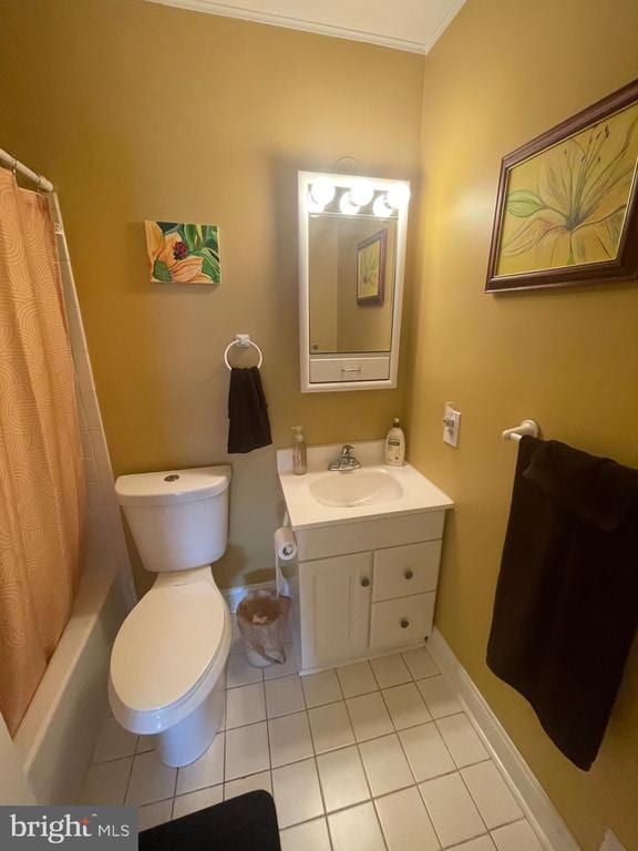 264 Fairfield Dr, Warrenton, VA 20186 - full bath with vanity, tile patterned flooring, shower / tub combo, and crown molding