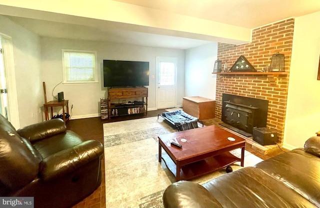 264 Fairfield Dr, Warrenton, VA 20186 - living area featuring a fireplace and baseboards