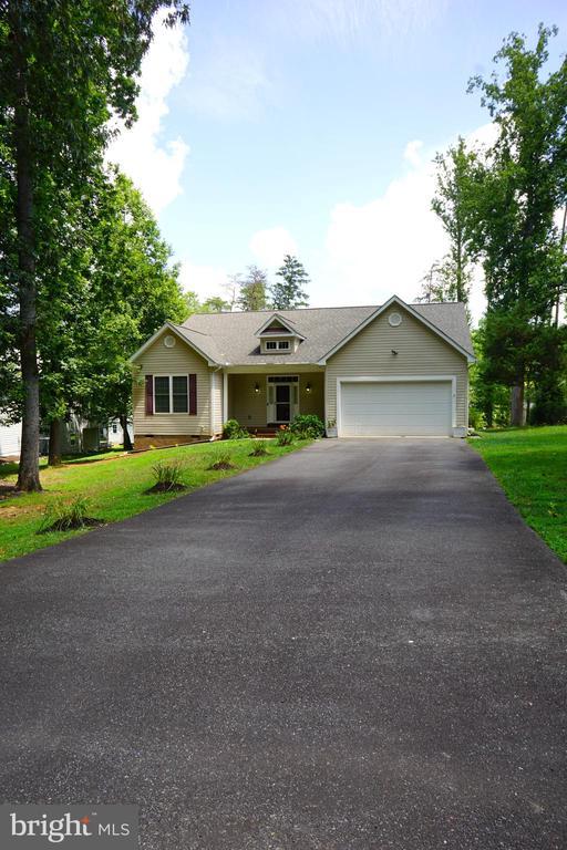 303 Stratford Cir, Locust Grove, VA 22508 - photo 3