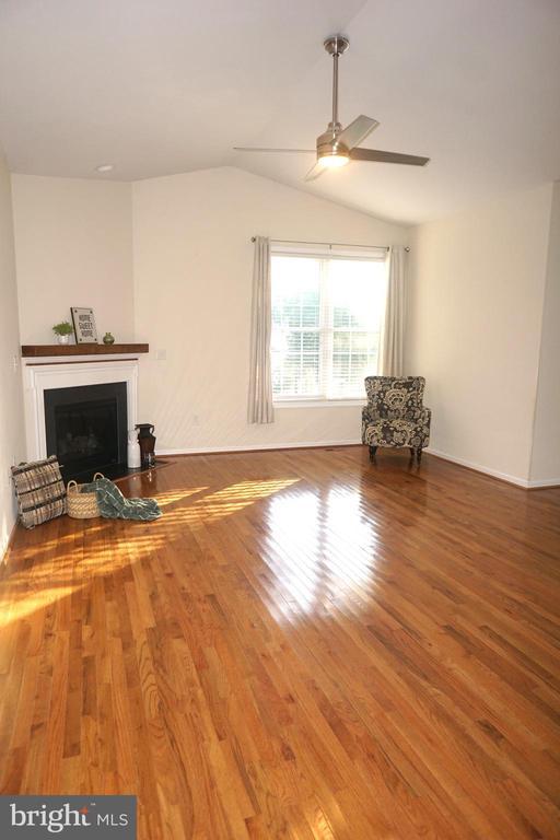 303 Stratford Cir, Locust Grove, VA 22508 - photo 33