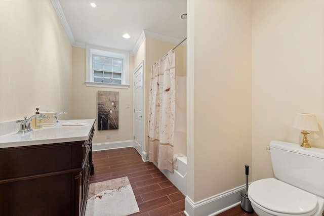 273 Bel Grene Dr, Fishersville, VA 22939 - full bath featuring toilet, baseboards, ornamental molding, shower / bath combination with curtain, and wood finished floors