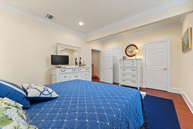273 Bel Grene Dr, Fishersville, VA 22939 - bedroom with wood finished floors, visible vents, recessed lighting, crown molding, and baseboards