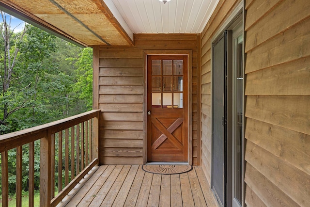 409 Thomas St, Staunton, VA 24401 - property entrance with a balcony
