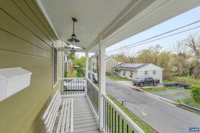 balcony featuring covered porch