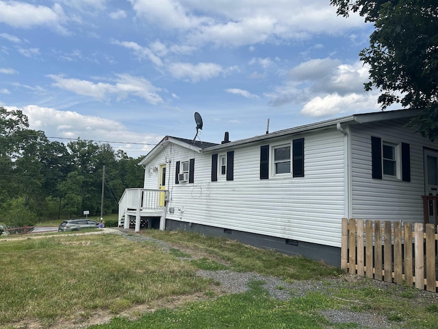 125 Mccutchen School Ln, Goshen, VA 24439 - view of side of home with crawl space