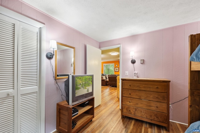 134 Gumtree Dr, Wintergreen Resort, VA 22967 - bedroom with wood finished floors and a closet
