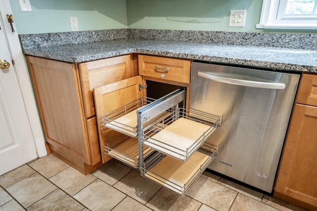 406 College Cir, Staunton, VA 24401 - kitchen view of dishwasher