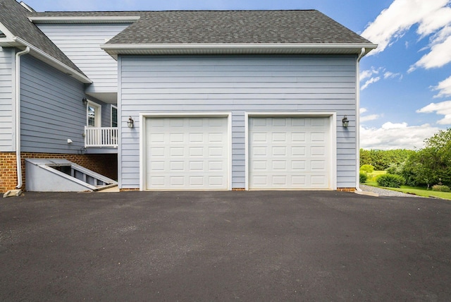 2554 Village Dr, Waynesboro, VA 22980 - garage featuring asphalt driveway