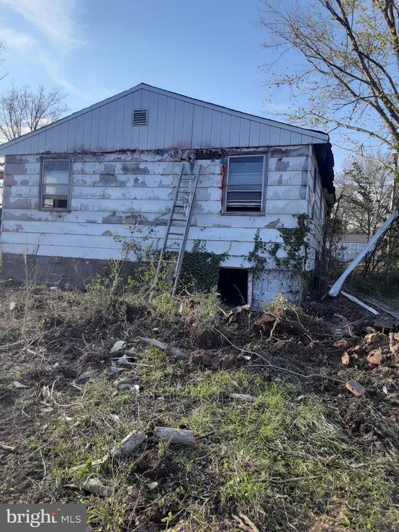  - view of side of home