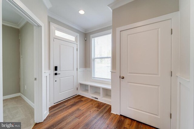 26288 Wisdom Tree Ln, Unionville, VA 22567 - mudroom featuring ornamental molding, hardwood / wood-style floors, wainscoting, and recessed lighting