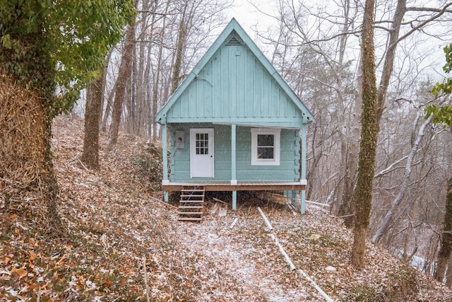 129 Hillwood Dr, Front Royal, VA 22630 - view of front of property with board and batten siding and stairs