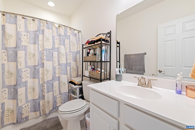 139 Longwood Dr, Charlottesville, VA 22903 - bathroom featuring toilet, vanity, a shower with curtain, and recessed lighting