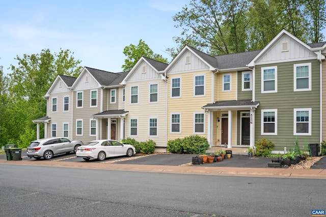 139 Longwood Dr, Charlottesville, VA 22903 - view of property featuring board and batten siding