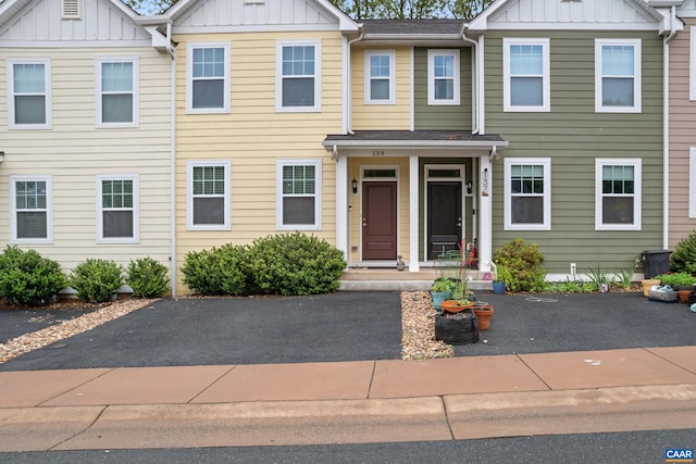 139 Longwood Dr, Charlottesville, VA 22903 - multi unit property featuring board and batten siding