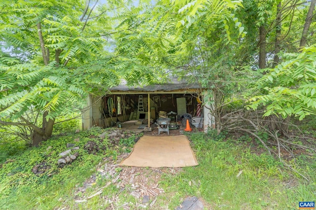2523 Stony Point Rd, Charlottesville, VA 22911 - view of yard with a pole building and an outdoor structure
