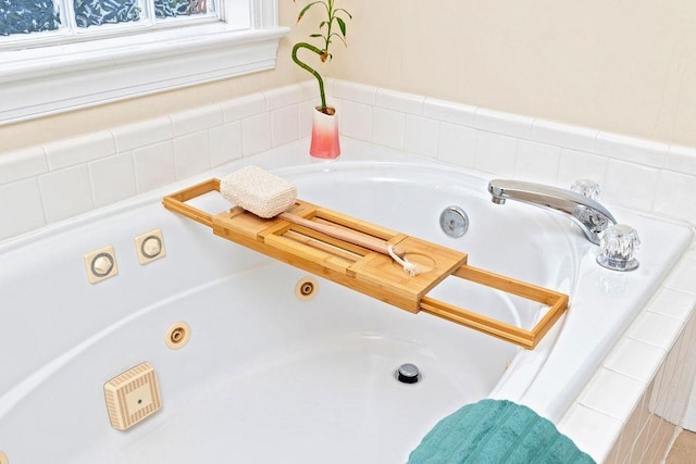101 Jasper Ln, Waynesboro, VA 22980 - full bathroom featuring a whirlpool tub