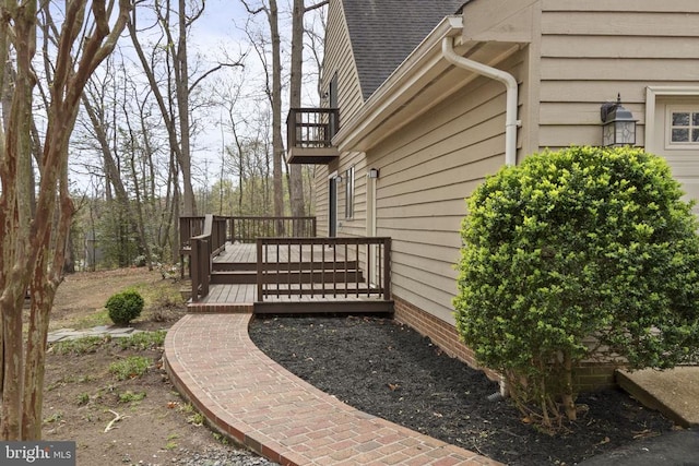 9 Twin Springs Dr, Fredericksburg, VA 22407 - view of side of property with a deck and roof with shingles