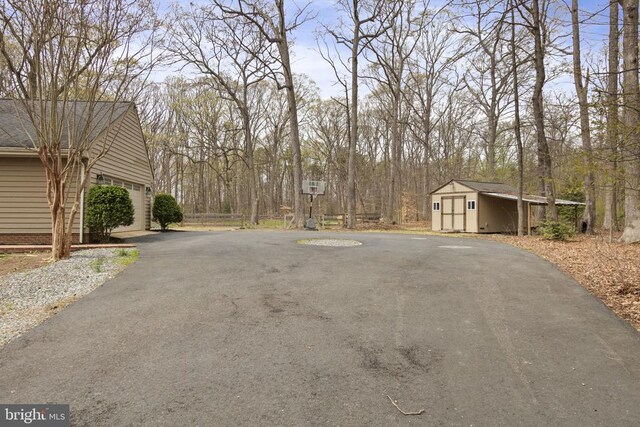 9 Twin Springs Dr, Fredericksburg, VA 22407 - view of asphalt driveway