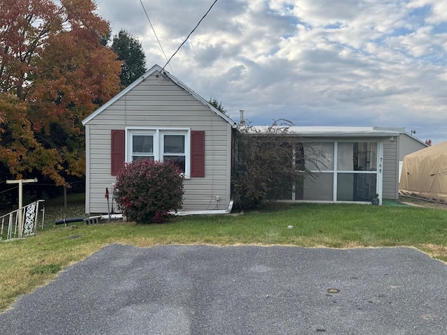 733 Main St N, Mount Crawford, VA 22841 - view of front of house featuring a front yard