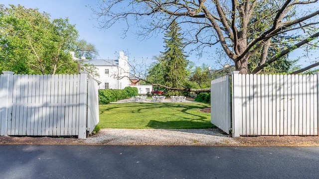 111 Main St S, Bridgewater, VA 22812 - view of gate