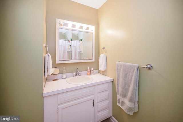 10415 Shaw Dr, Spotsylvania, VA 22553 - full bath featuring vanity and curtained shower