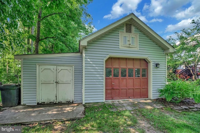 10415 Shaw Dr, Spotsylvania, VA 22553 - view of garage