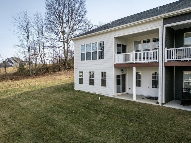 view of front facade with a garage and covered porch