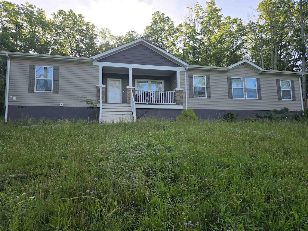 41 Scenic Hills Dr, Waynesboro, VA 22980 - manufactured / mobile home with crawl space and covered porch