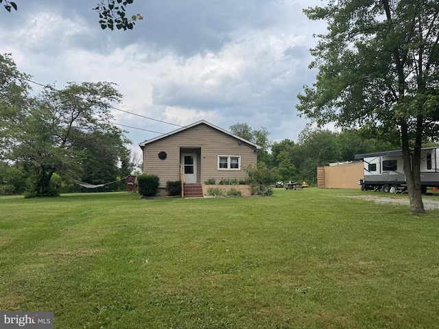 633 Ridge View Ln, Shenandoah, VA 22849 - view of front facade with a front yard