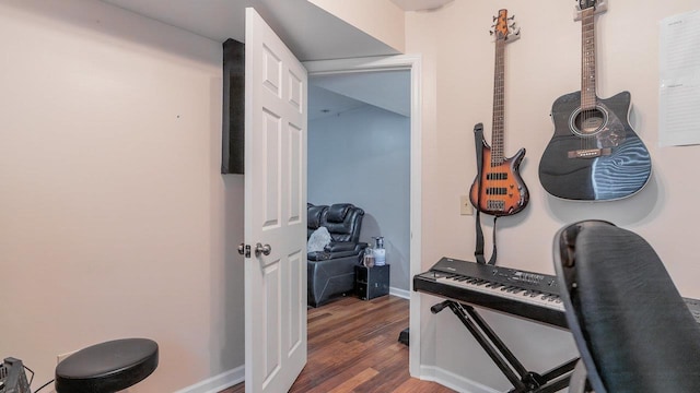 1411 Shenstone Dr, Harrisonburg, VA 22802 - hall with wood finished floors and baseboards
