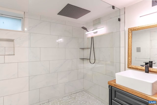 1014 Saint Charles Ave, Charlottesville, VA 22901 - full bath featuring tiled shower and vanity