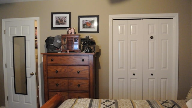 bedroom with a closet