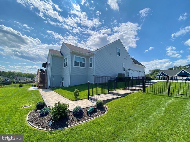 11708 Robin Woods Cir, Spotsylvania, VA 22551 - back of property with stairs