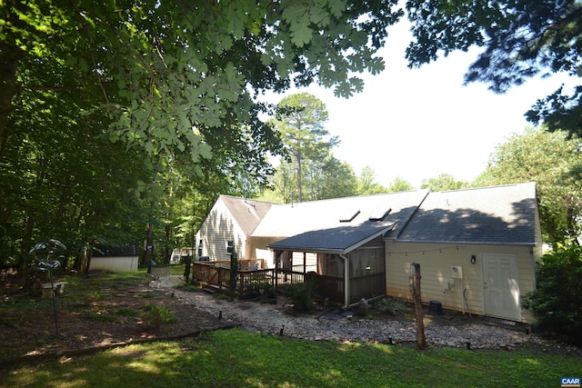 2090 Tavernor Ln, Charlottesville, VA 22911 - back of property featuring a sunroom and a deck