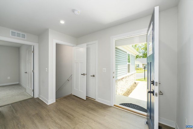107 Archer Dr, Palmyra, VA 22963 - foyer with wood finished floors and recessed lighting