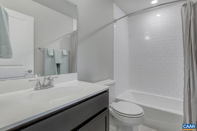 full bath with toilet, shower / tub combo with curtain, vanity, and recessed lighting