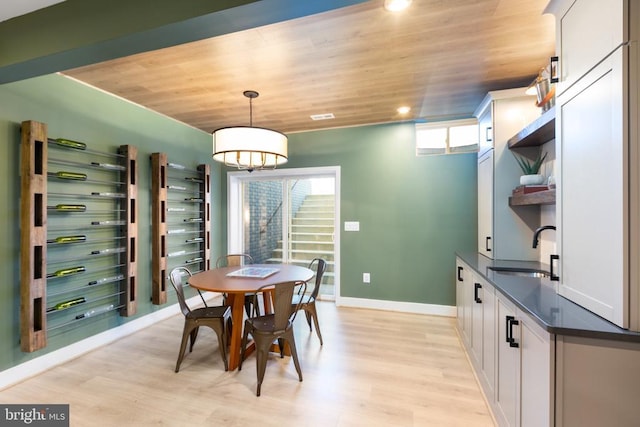 10103 N Streamview Ct, Fredericksburg, VA 22408 - dining room featuring light wood-style floors, wood ceiling, baseboards, and recessed lighting