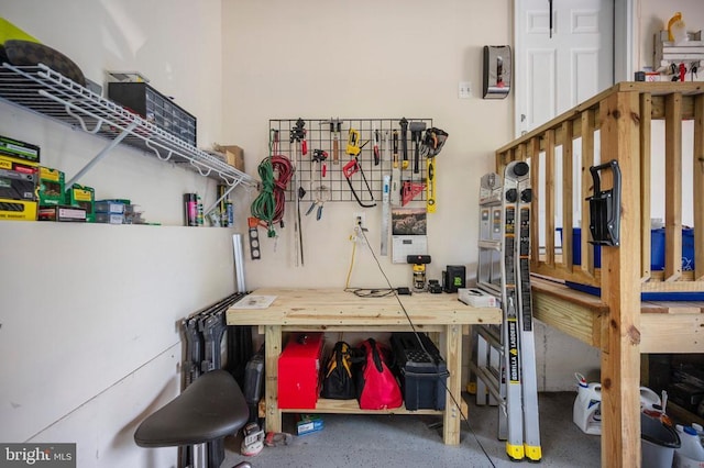 52 N St, Warrenton, VA 20186 - garage featuring a workshop area