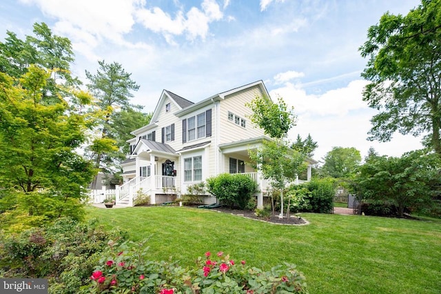 52 N St, Warrenton, VA 20186 - view of front facade with a front yard