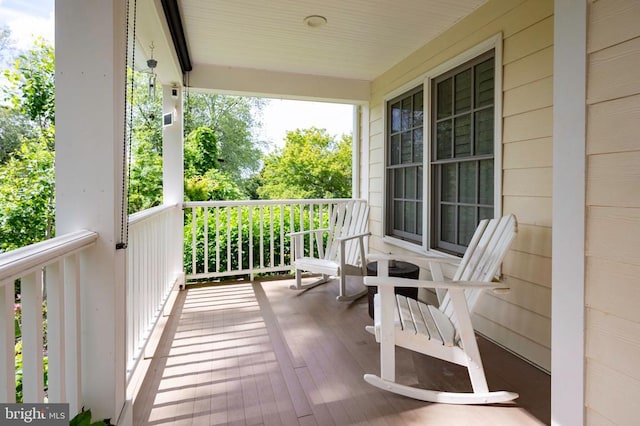52 N St, Warrenton, VA 20186 - view of covered porch