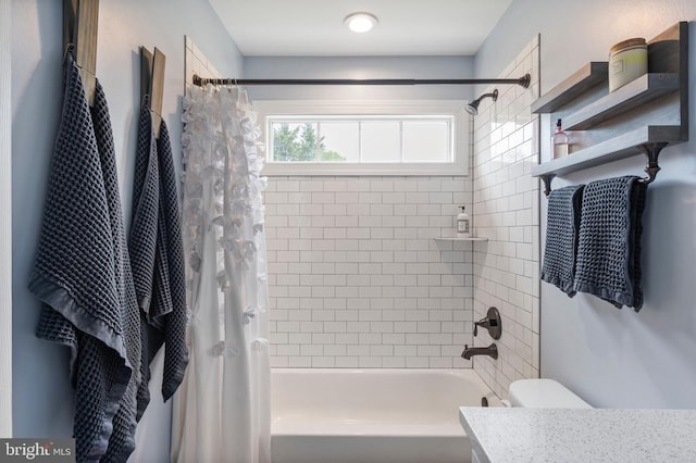 52 N St, Warrenton, VA 20186 - full bath featuring shower / tub combo with curtain, toilet, and vanity