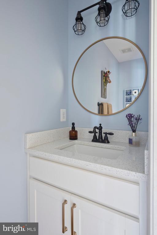 52 N St, Warrenton, VA 20186 - bathroom with vanity