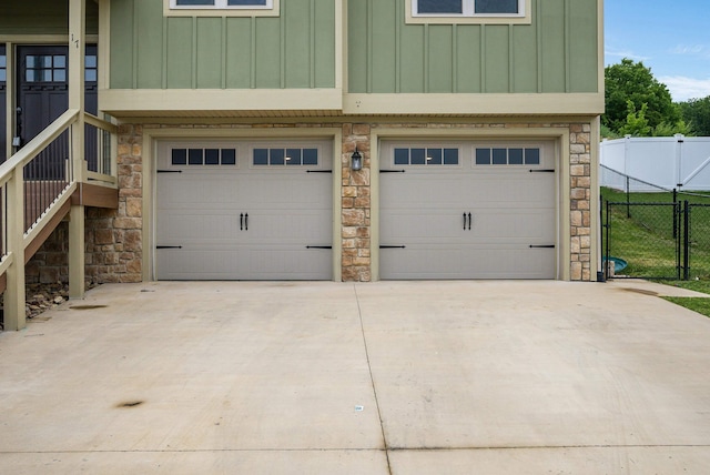 17 Mcilwee Ln, Staunton, VA 24401 - garage with driveway