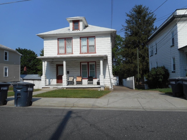 339 Chicago Ave, Harrisonburg, VA 22801 - traditional style home featuring covered porch