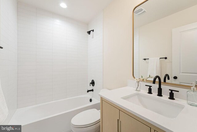 6000 Bills Rd, Mineral, VA 23117 - bathroom featuring toilet, bathing tub / shower combination, vanity, and recessed lighting
