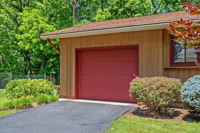 616 Lynn Ln, Waynesboro, VA 22980 - garage with asphalt driveway